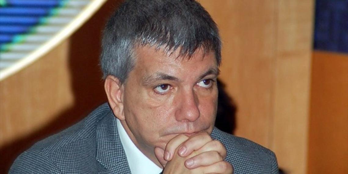 635530998512758081_Vendola_pensoso_HomeIm_800x400