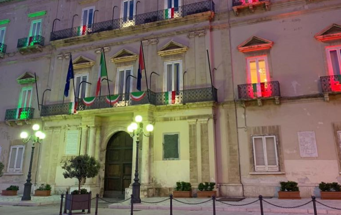 Il Palazzo di Città di Taranto il 25 aprile 2020