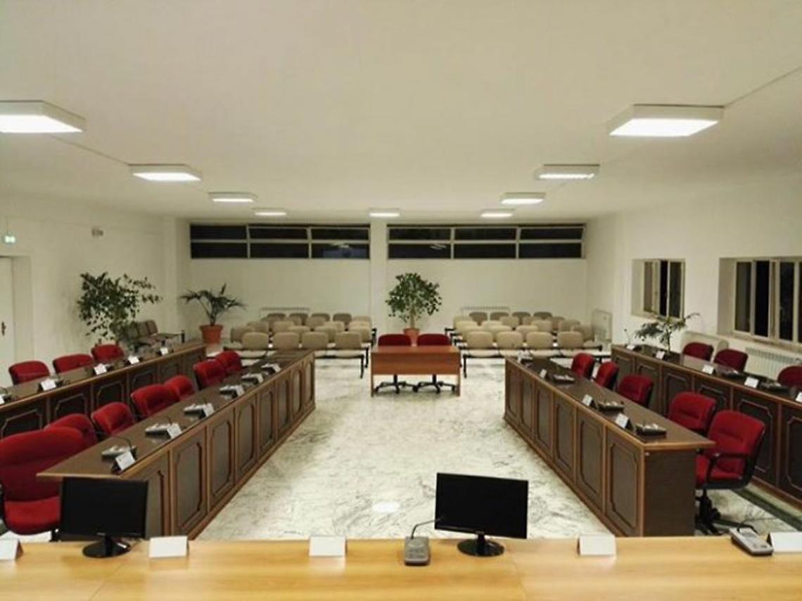 La sala consiliare del Comune di Grottaglie