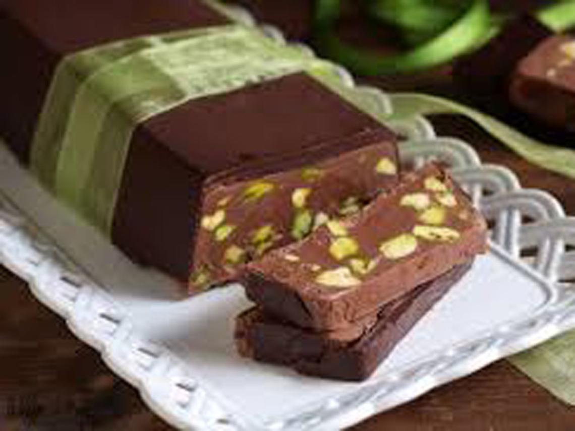 Torrone con nocciole e pistacchio