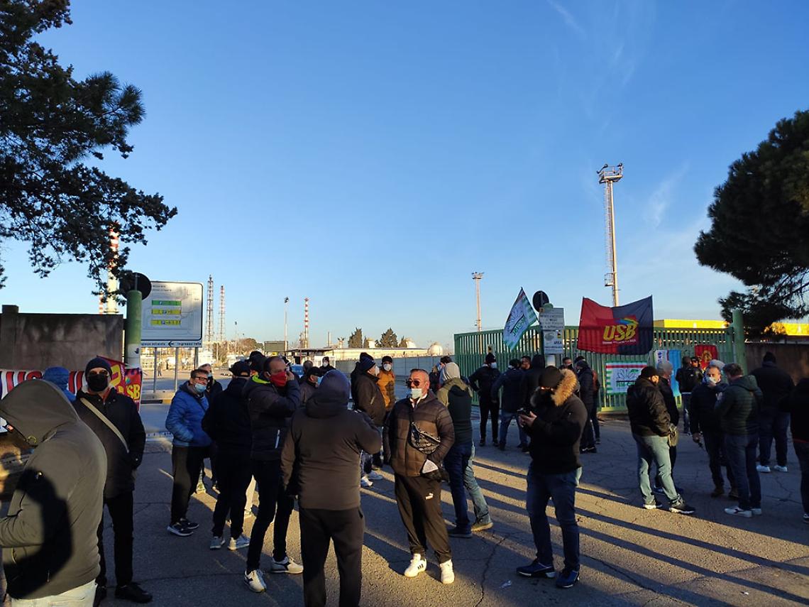 La manifestazione dei lavoratori di Ilva in amministrazione straordinaria