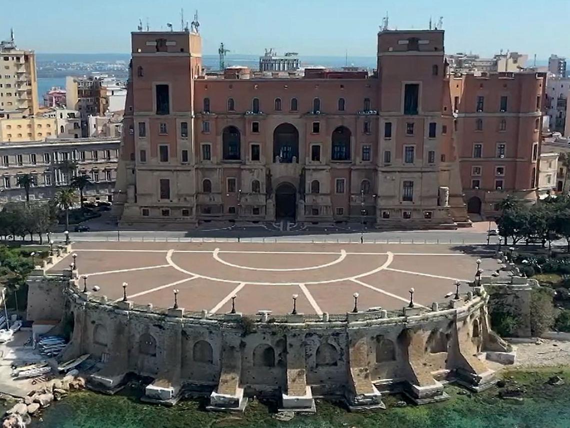 Rotonda sul lungomare di Taranto