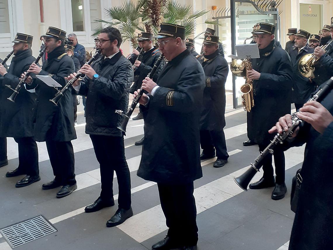 le bande danno il via al Natale tarantino