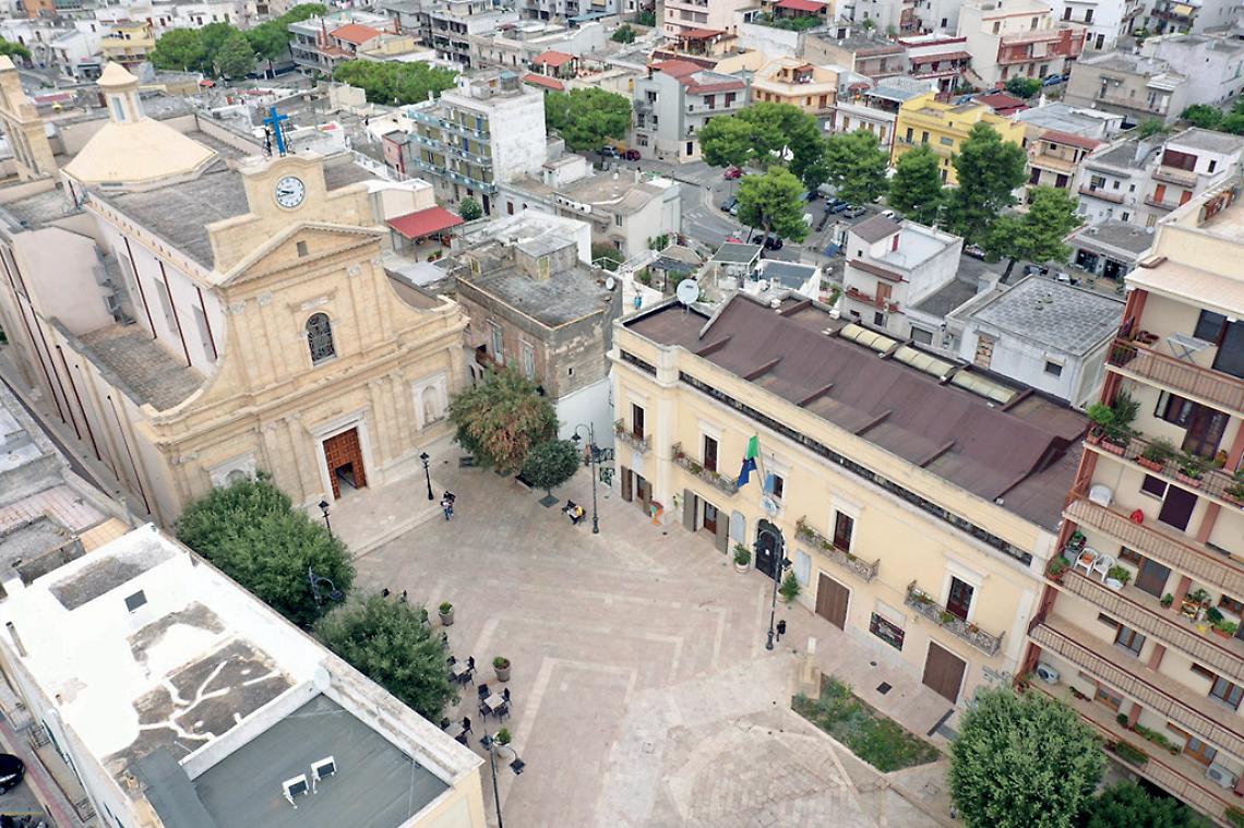 Una veduta aerea del Palazzo di Città di Crispiano