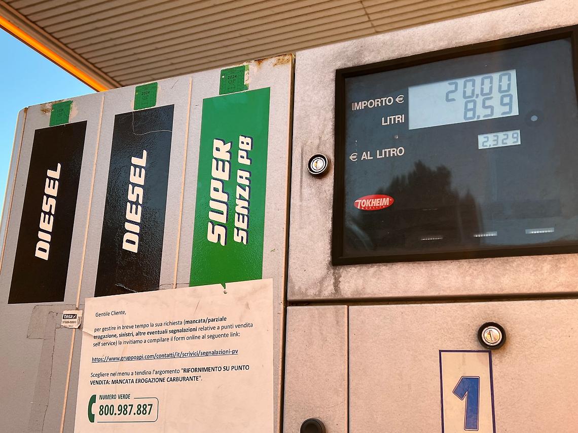 Prezzi del carburante alle stelle- foto di Francesco Manfuso