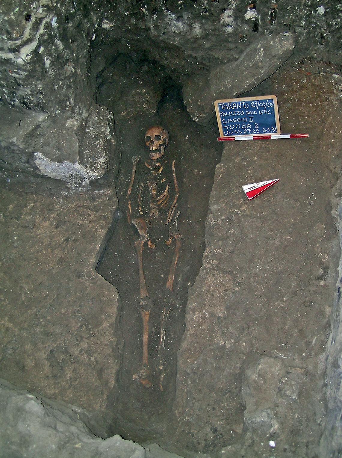2006 sepoltura ebraica nel palazzo degli uffici