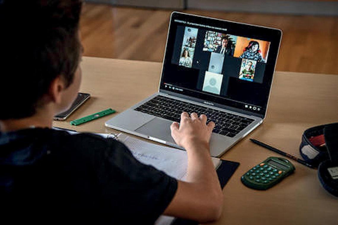 Studenti al computer