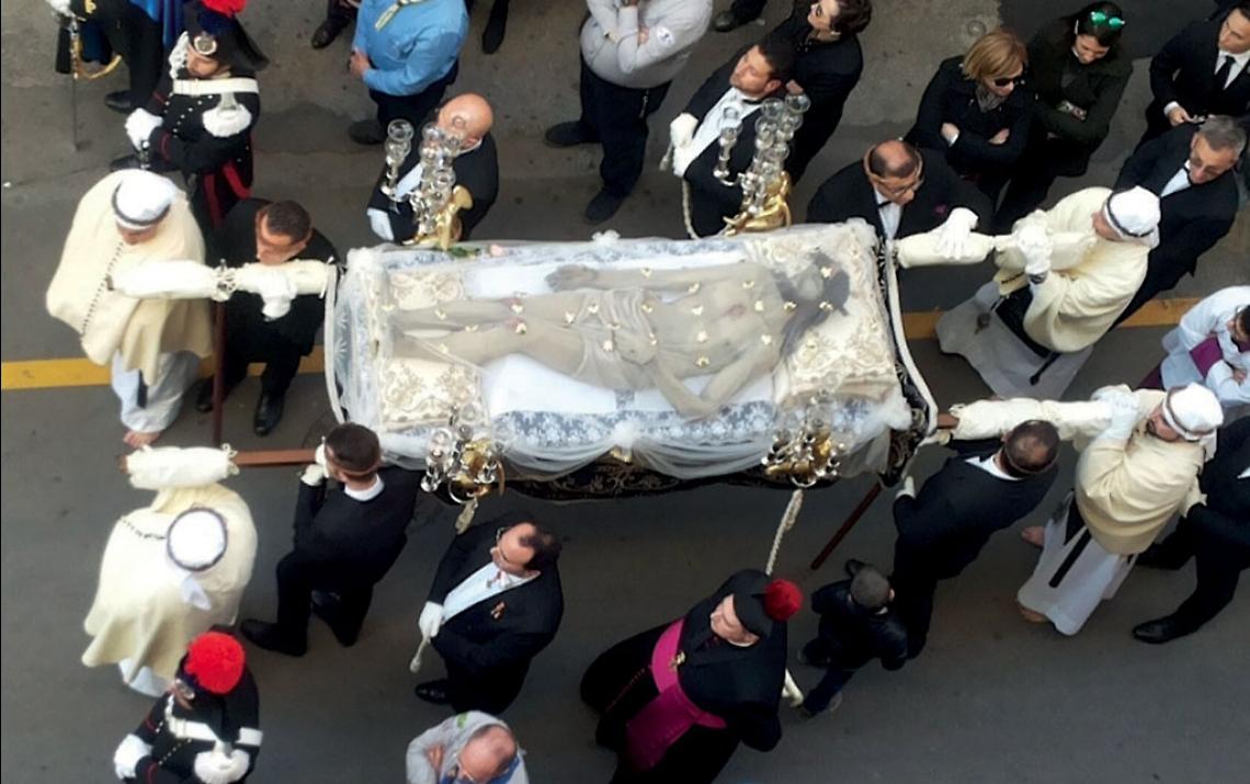 Il Cristo Morto in processione