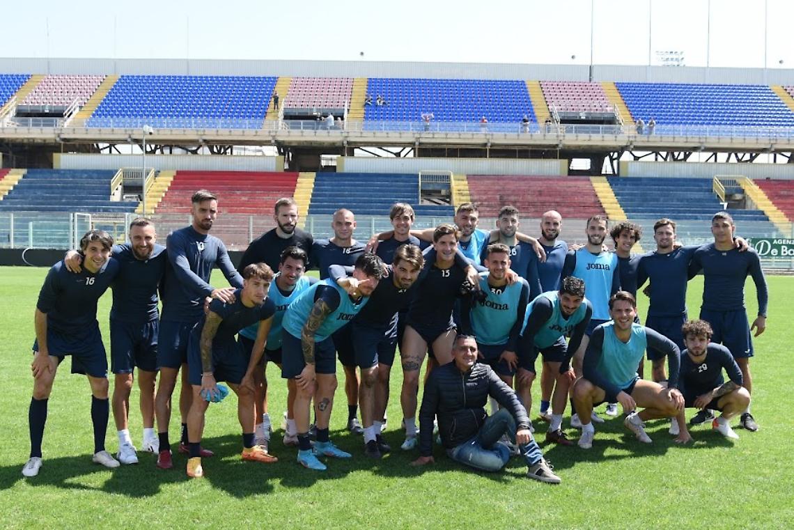 Foto di gruppo per il Taranto