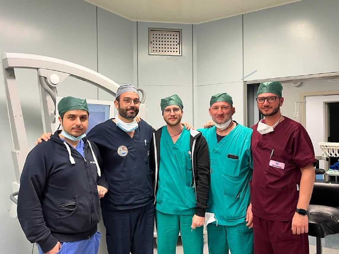 L'equipe di chirurgia plastica e ortopedia