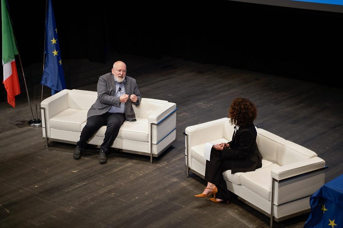 Frans Timmermans al Teatro Fusco