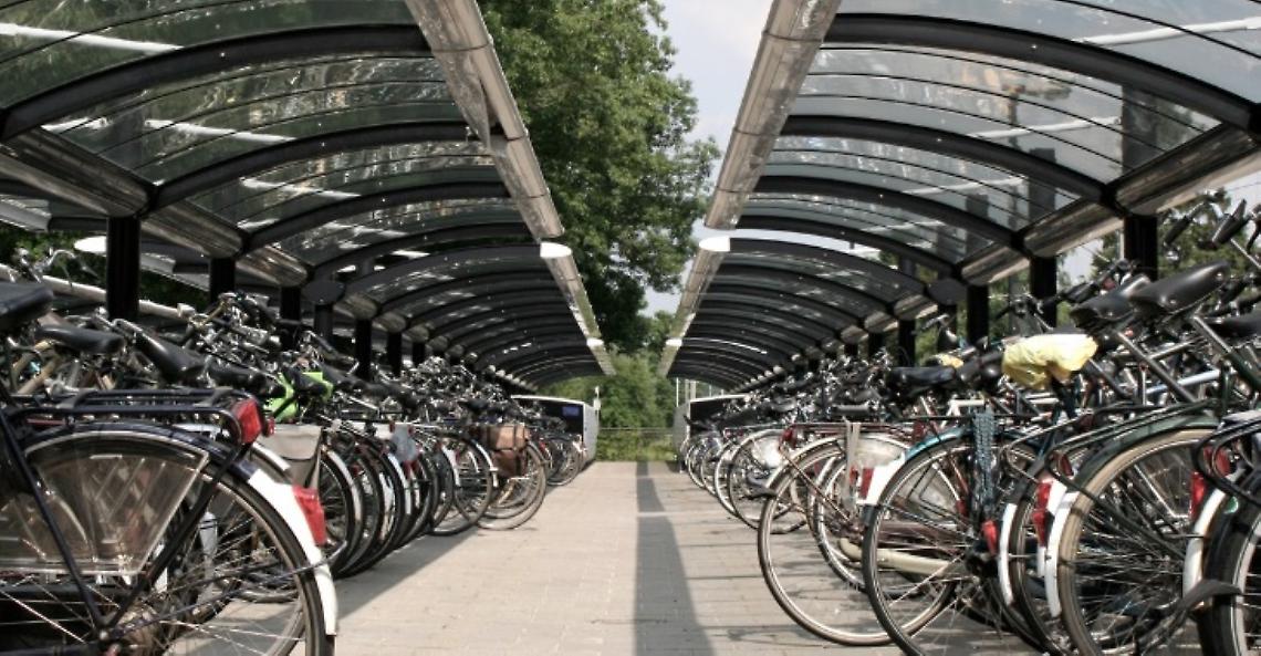 Parcheggio bici all'aeroporto di Bari