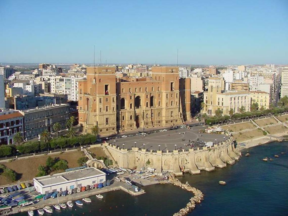 Palazzo del Governo - Rotonda del Lungomare