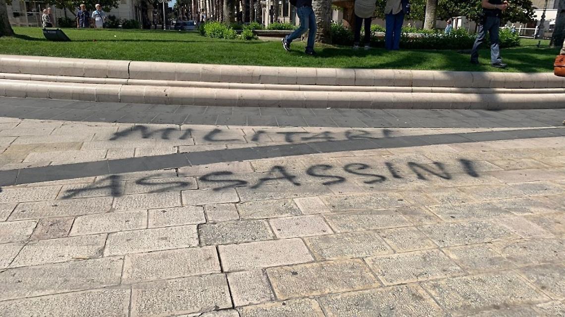 La scritta in piazza Immacolata