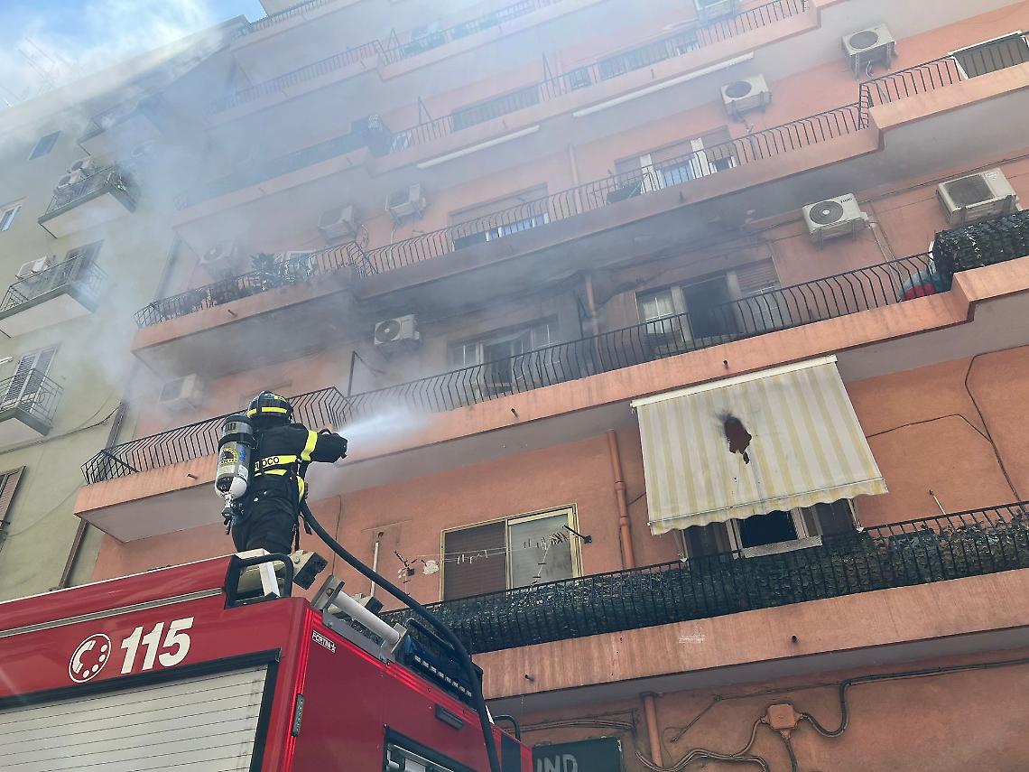 Incendio in via Battisti