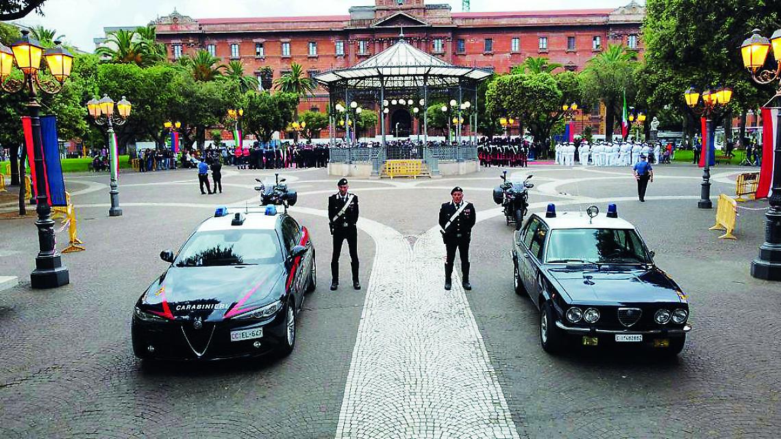 La festa dell'Arma in piazza Garibaldi
