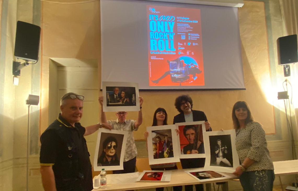  A Bologna la consegna degli scatti rock di Mark Allan