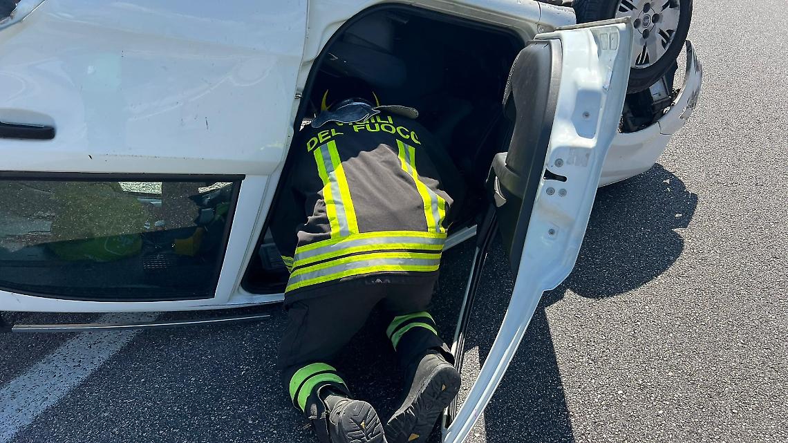 Incidente sulla Taranto-Grottaglie - foto di Francesco Manfuso