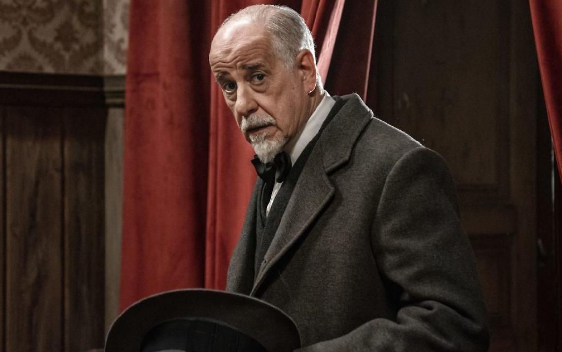 Toni Servillo in una scena del film "La stranezza"