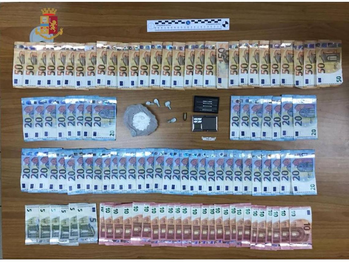 Droga e soldi sequestrati dalla Polizia