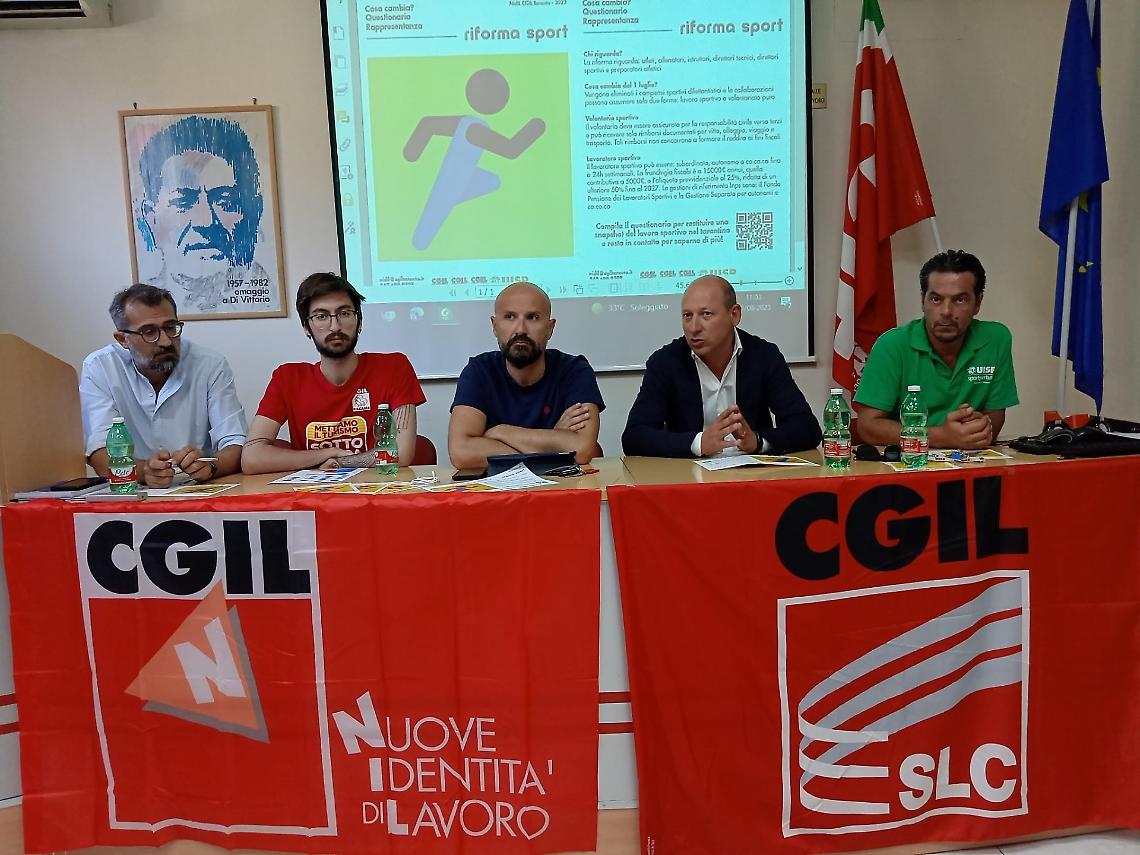 La conferenza stampa della Cgil sulla Riforma dello Sport.  Da sinistra Ferdinando Sorrenti, Matteo De Robertis,  Giovanni D’Arcangelo, Gianni Azzaro e Antonio Adamo