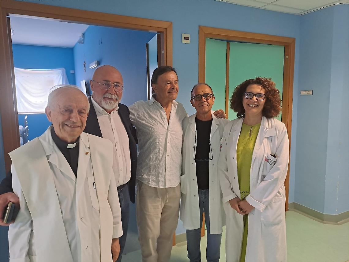 Dodi Battaglia in visita all'Ospedale di Castellaneta