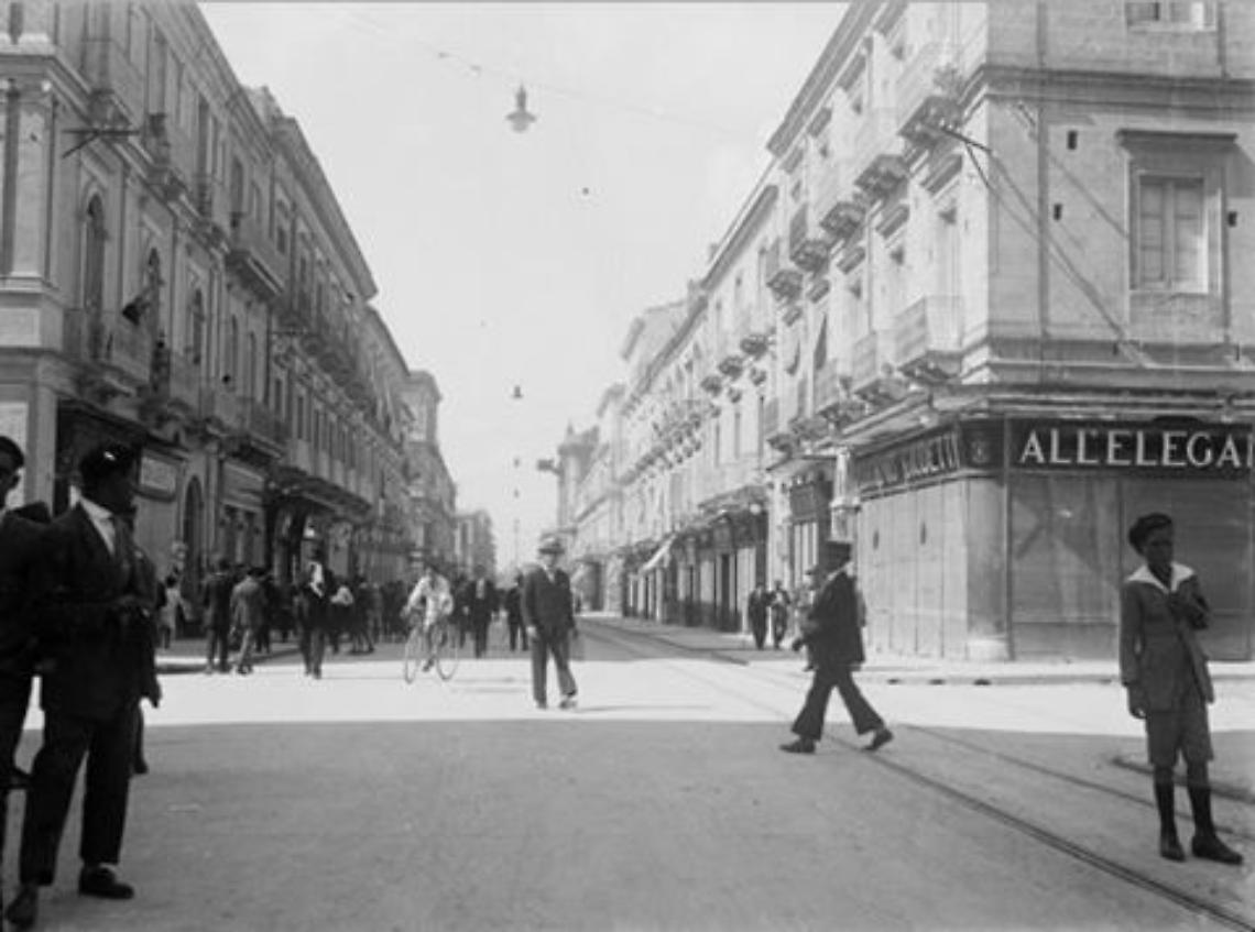 Una immagine d'epoca di Taranto