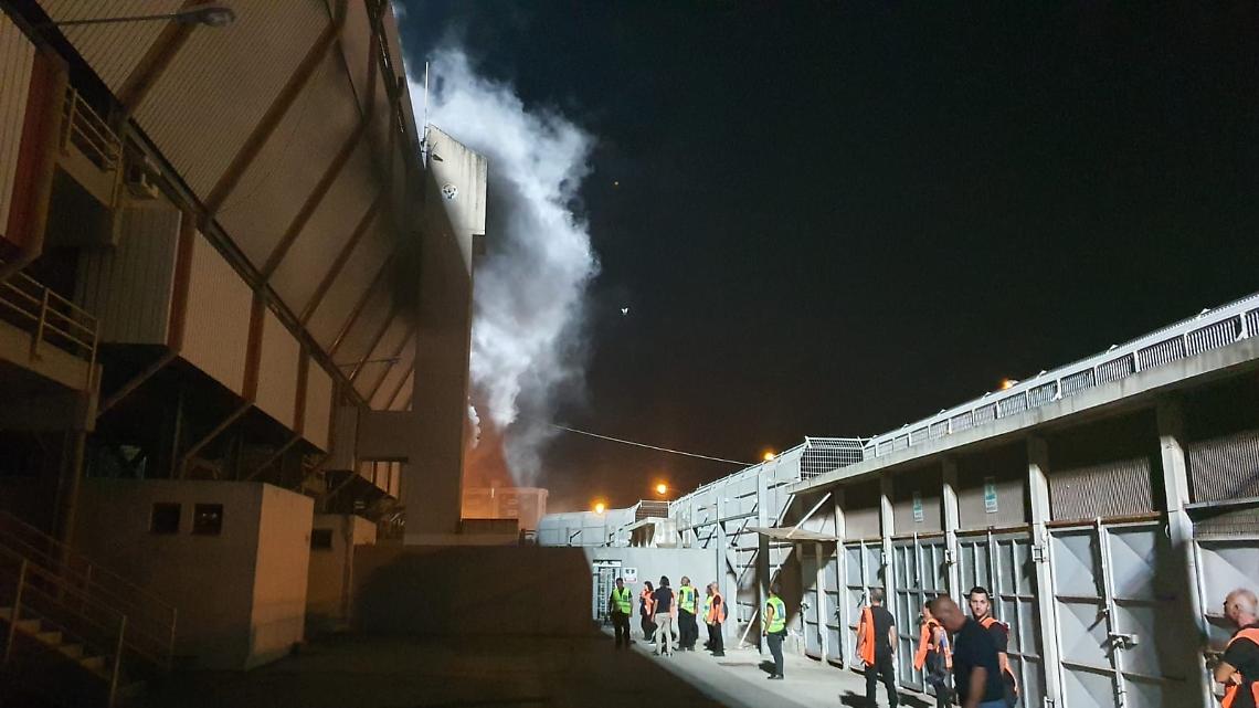 L'incendio in curva sud