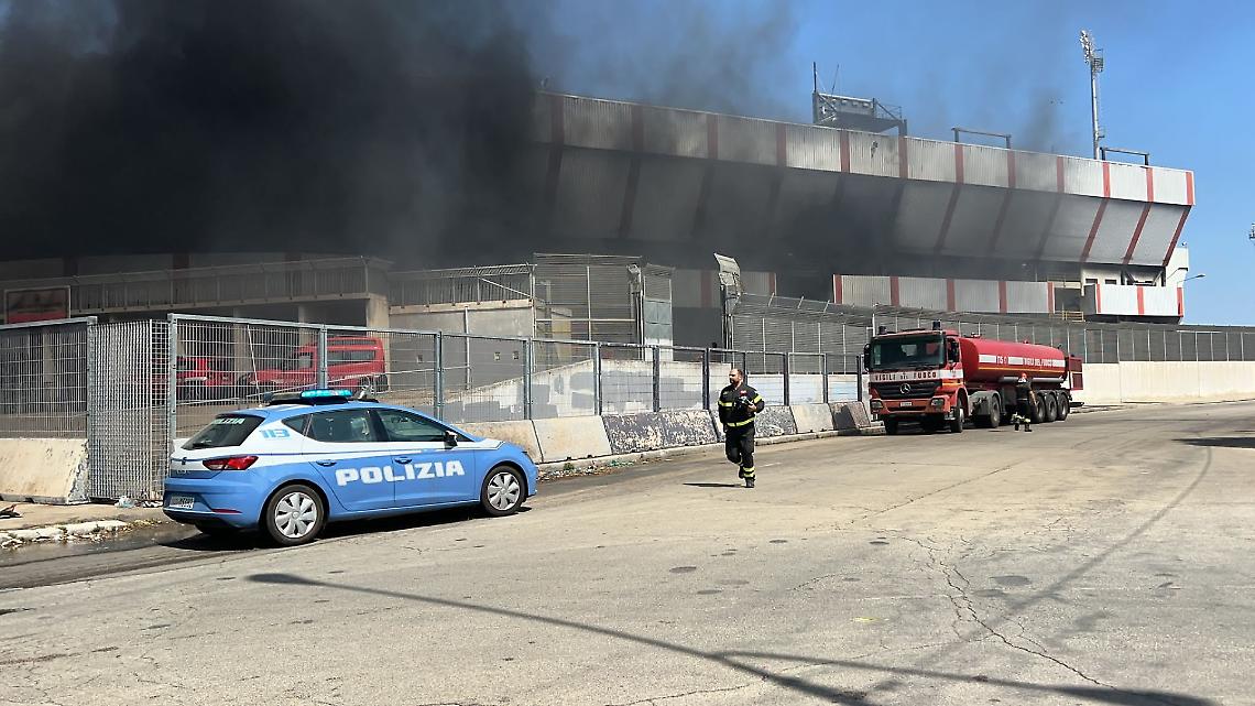 Incendio allo Stadio Iacovone