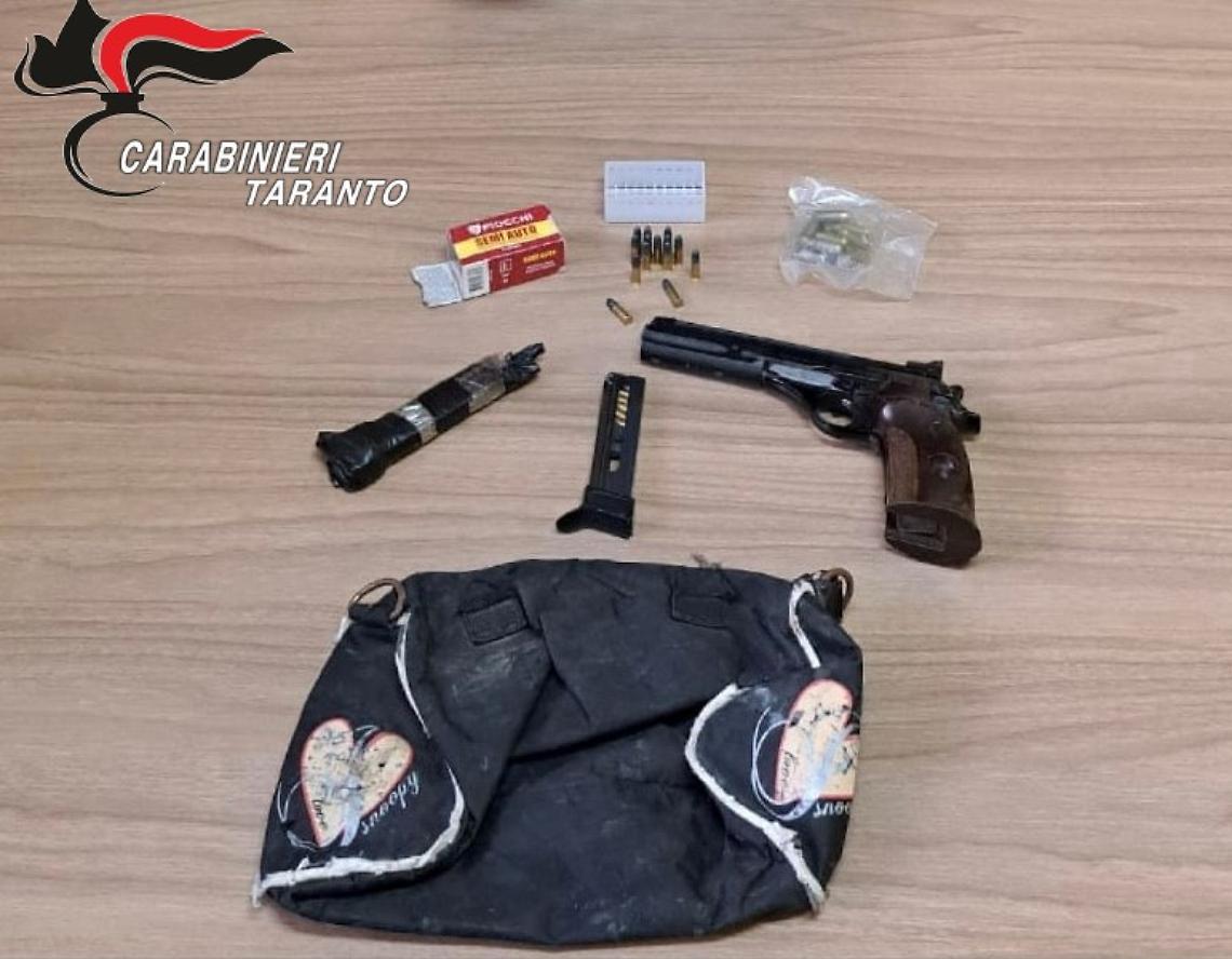 La pistola sequestrata