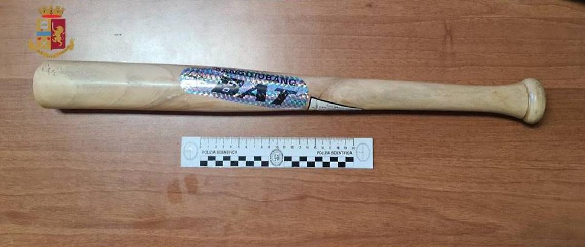 La mazza da baseball sequestrata a Grottaglie