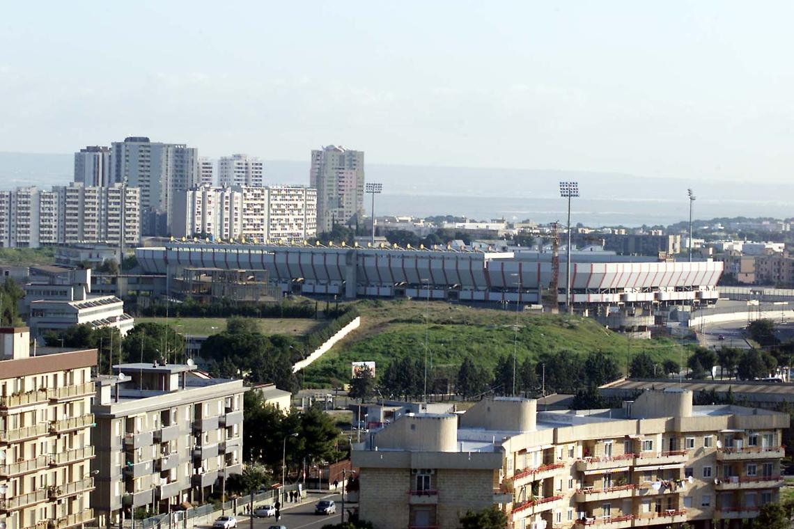 Lo stadio Iacovone ed il rione Salinella