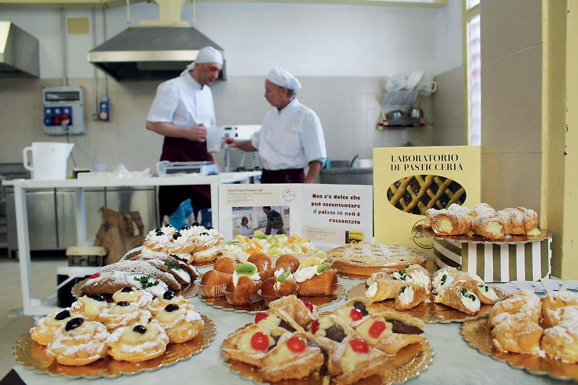 Panettoni, biscotti e friselle: il panificio in carcere
