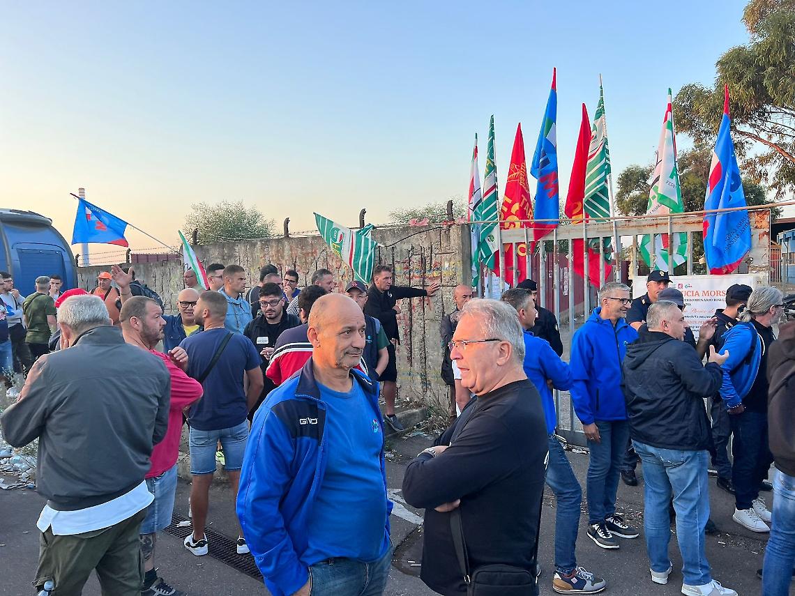 «Acciaierie, stop alle trattative segrete»
