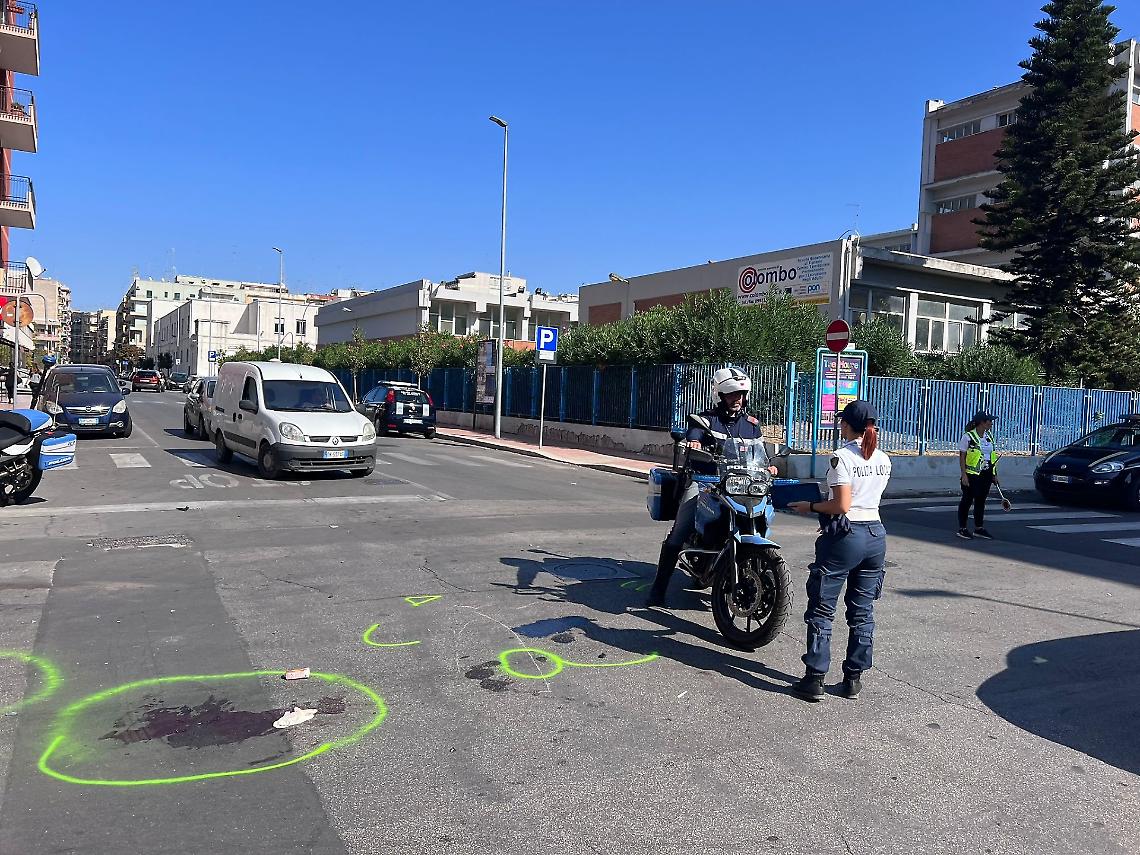 Il luogo dell'incidente in via Medaglie d’Oro -foto Francesco Manfuso