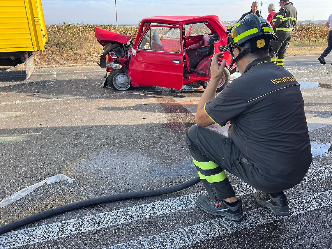 La Fiat 126 accartocciata dopo l'impatto - foto Francesco Manfuso