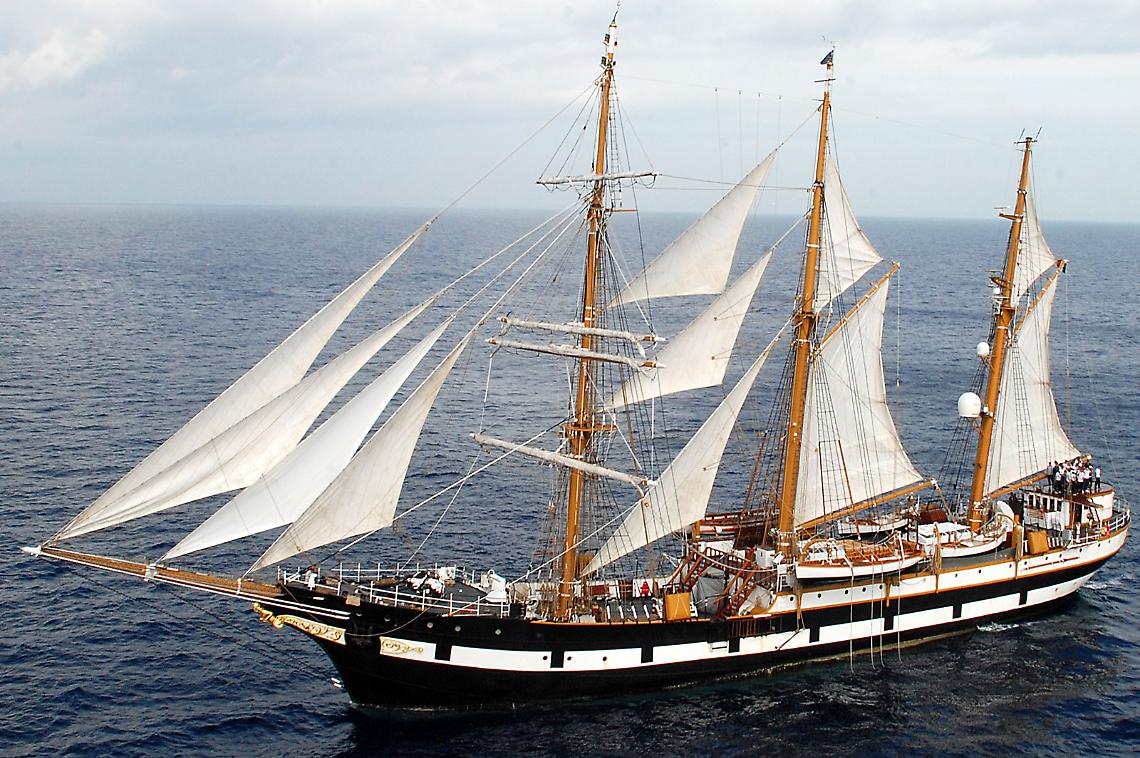 Nave Palinuro
