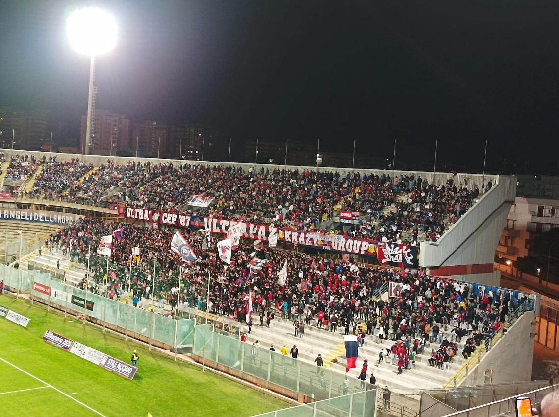 I tifosi del Taranto - foto di Francesco Manfuso