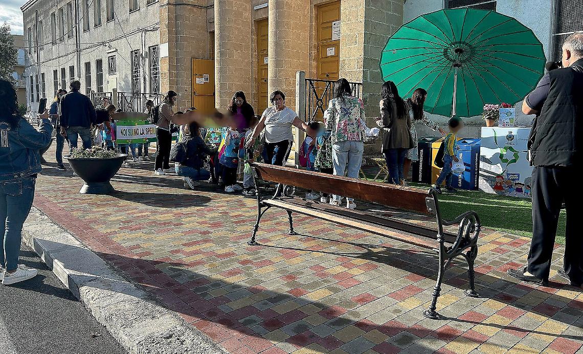 Flash mob con 500 studenti per difendere l’ambiente a Monteiasi