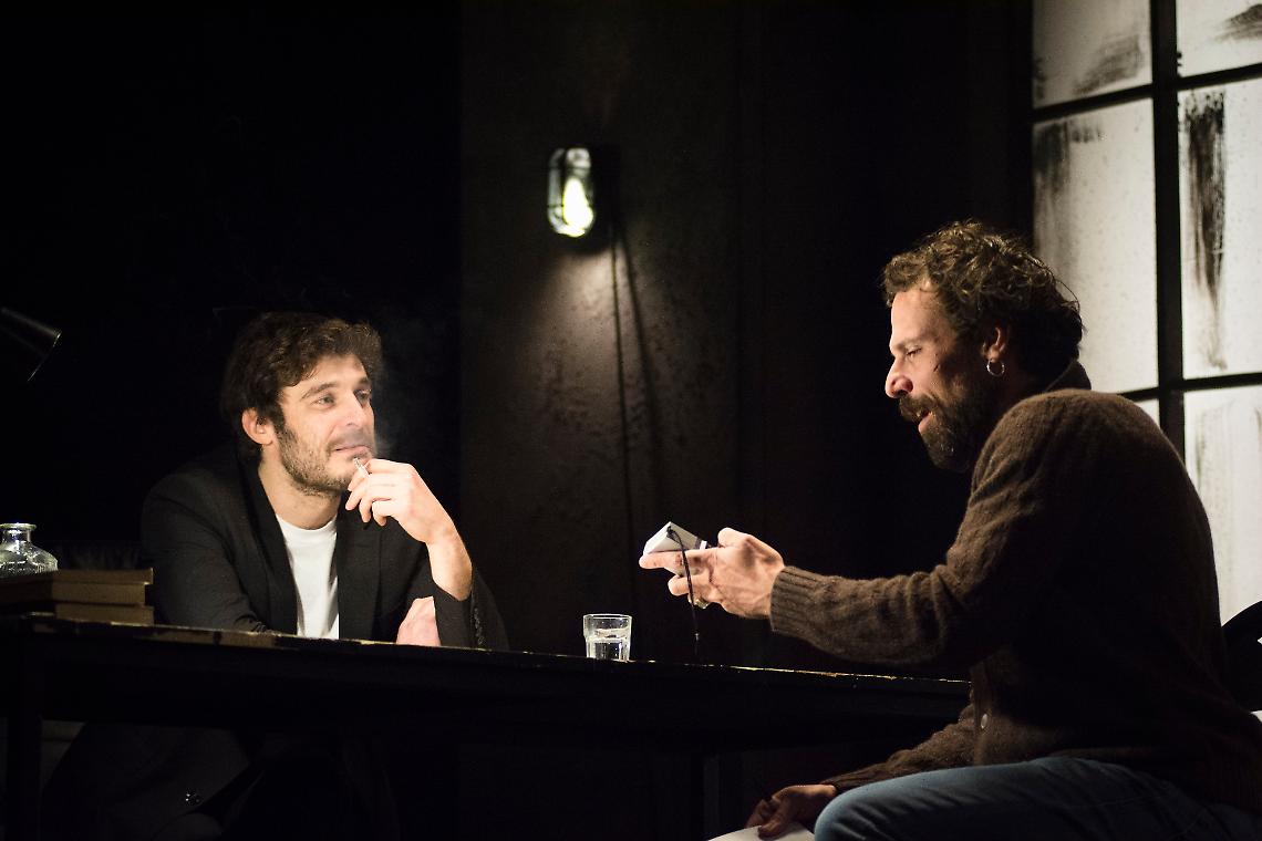 Lino Guanciale e Francesco Montanari in una foto di scena