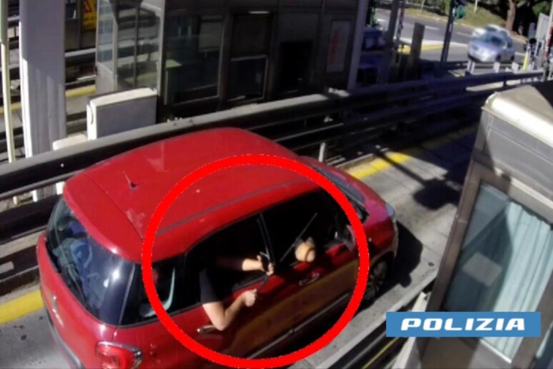 Assalto ai tifosi tarantini, raffica di Daspo e denunce