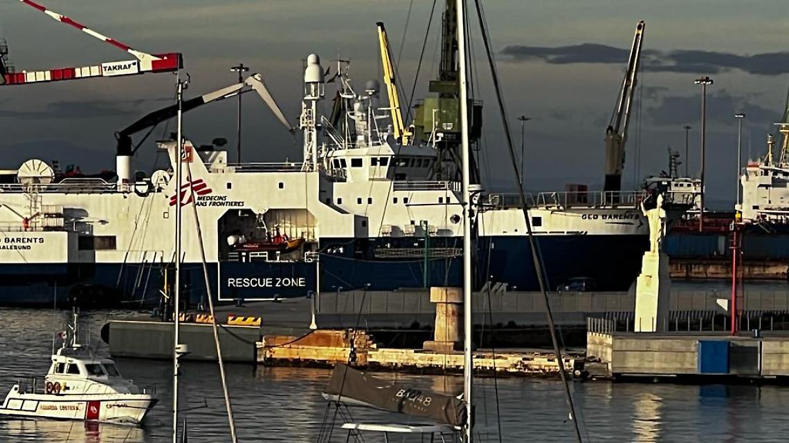 La nave Geo Barents di Medici senza Frontiere attracca a Taranto - foto di Francesco Manfuso