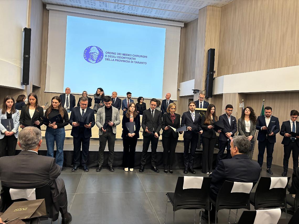 Il giuramento dei nuovi medici di Taranto