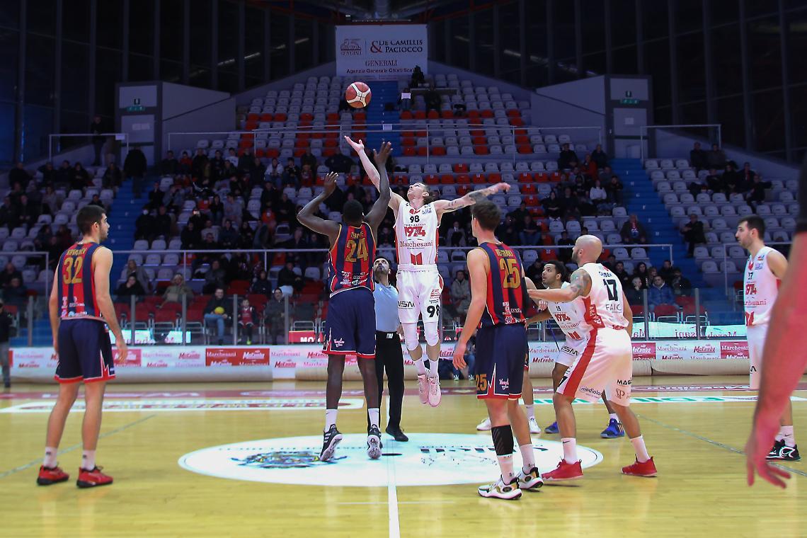 Chieti-CJ Taranto, palla a due