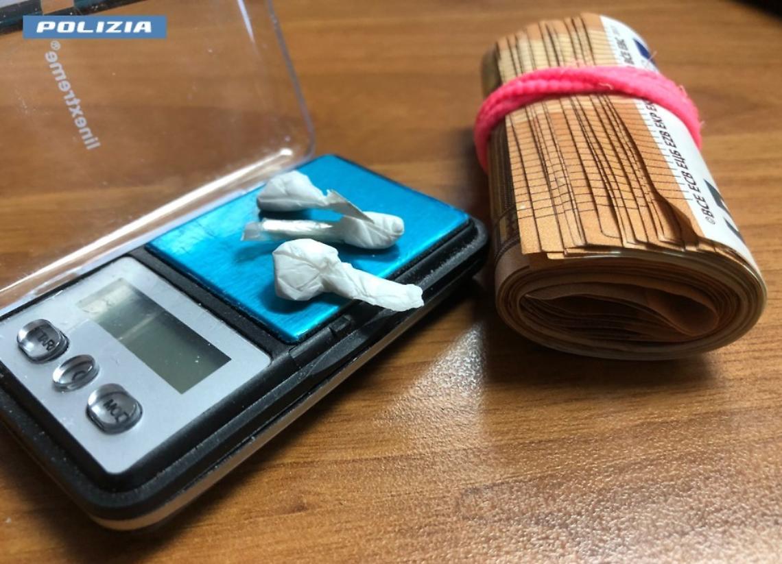 Droga e soldi sequestrati dalla Polizia
