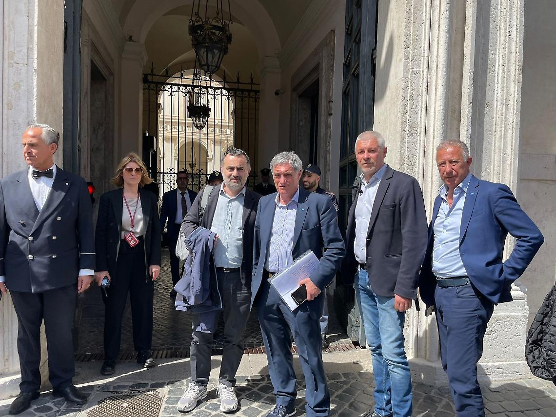 I sindacati prima dell'incontro
