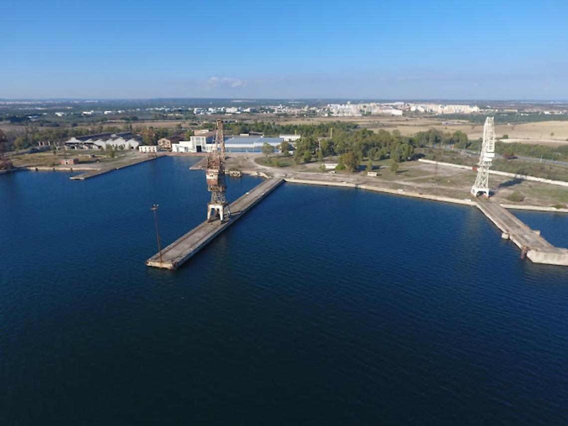 Una veduta dall'alto dei cantieri navali S.G.M. Srl
