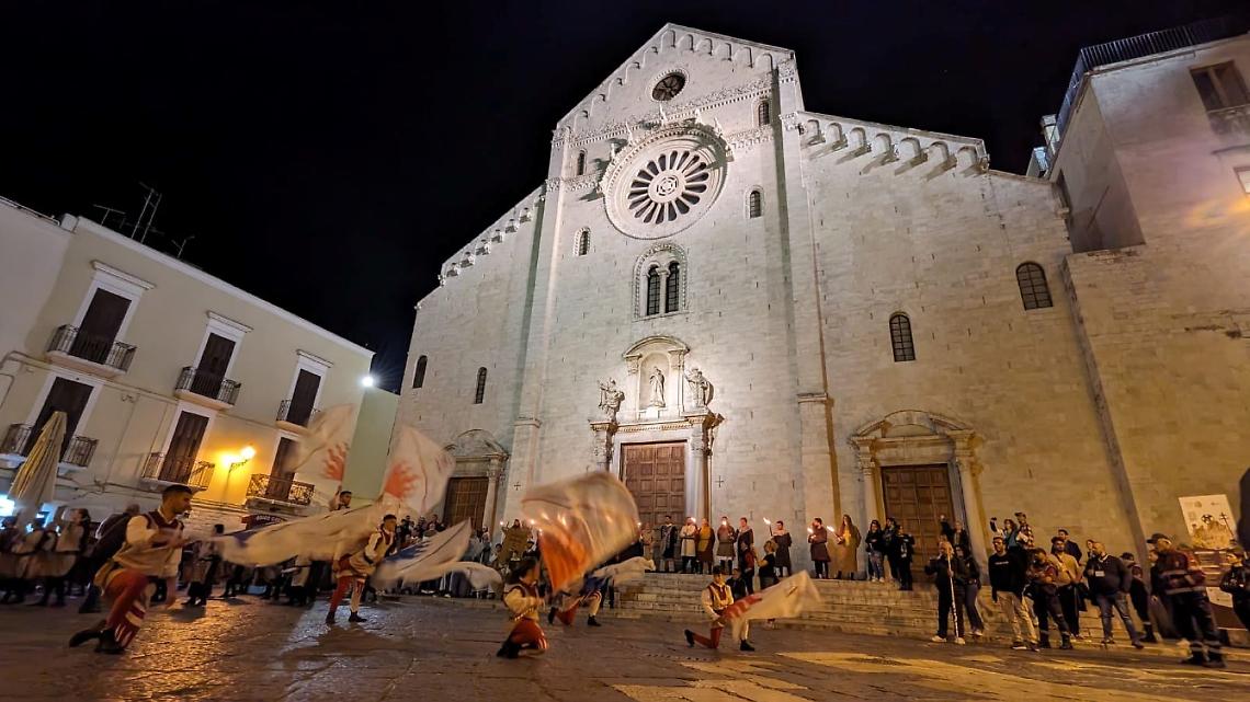 Il Canada restituisce all’Italia tre tesori sacri di San Nicola: tornano i beni trafugati dalla Basilica