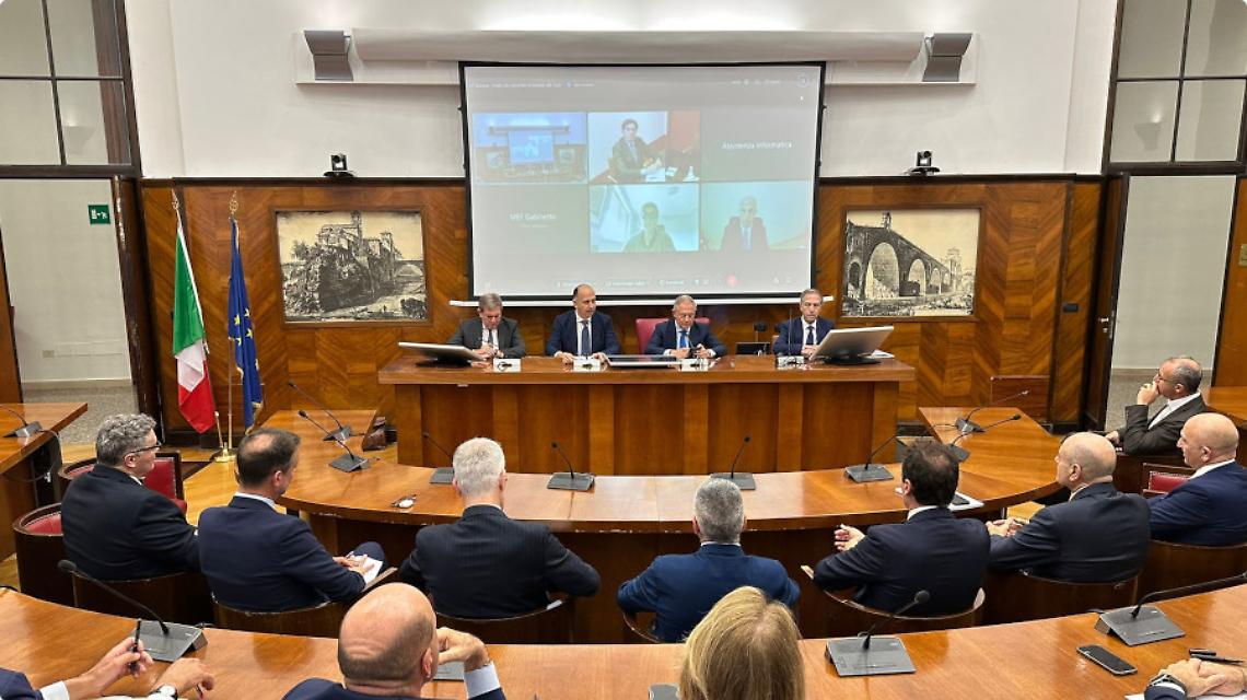 La riunione al Mimit 