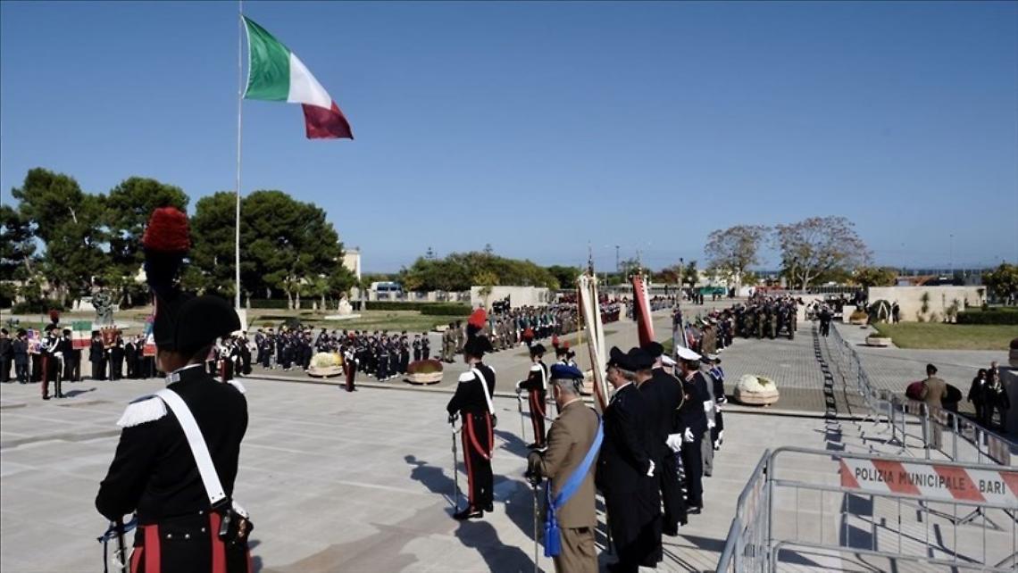Una celebrazione al Sacrario Militare di Bari - archivio